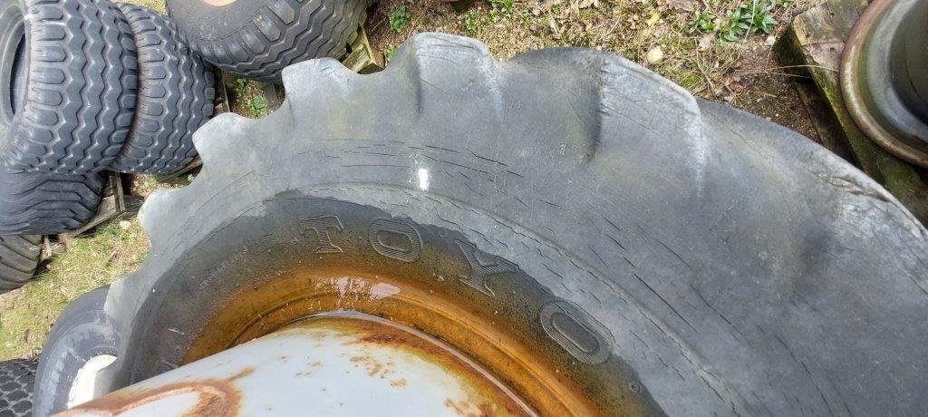 Reifen typu Toyo 16.9*24, Gebrauchtmaschine v Tinglev (Obrázek 4)