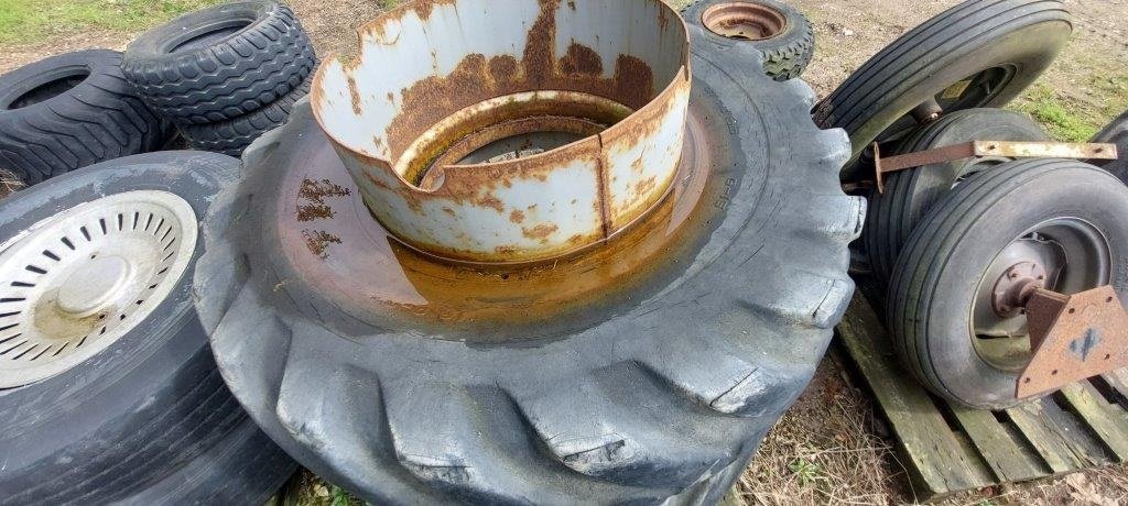 Reifen typu Toyo 16.9*24, Gebrauchtmaschine v Tinglev (Obrázek 3)