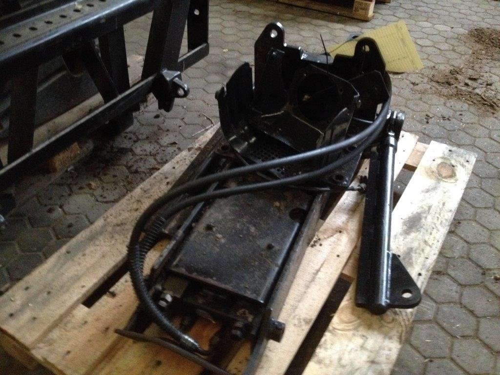 Sonstiges Traktorzubehör типа New Holland T6050 Hitchkrog hydr. udskud, Gebrauchtmaschine в Tinglev (Фотография 4)