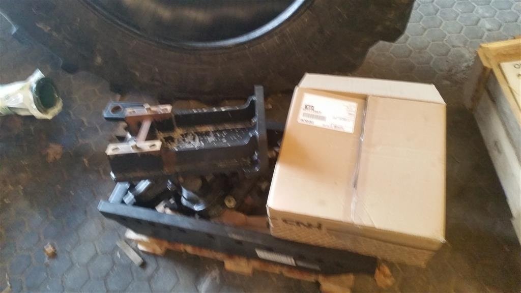 Sonstiges Traktorzubehör типа New Holland Højtvogn træk / kobl. dele, Gebrauchtmaschine в Tinglev (Фотография 1)