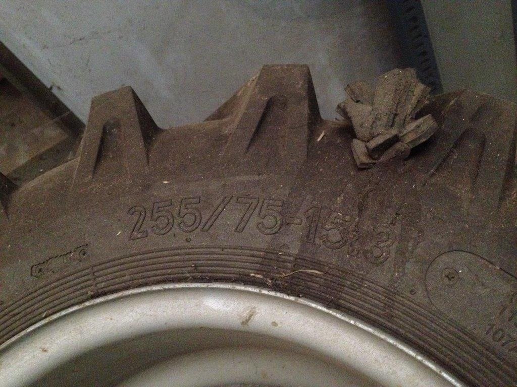 Rad του τύπου Starco 255/75-15,3 4 stk. det ene er skadet se billede, Gebrauchtmaschine σε Tinglev (Φωτογραφία 2)