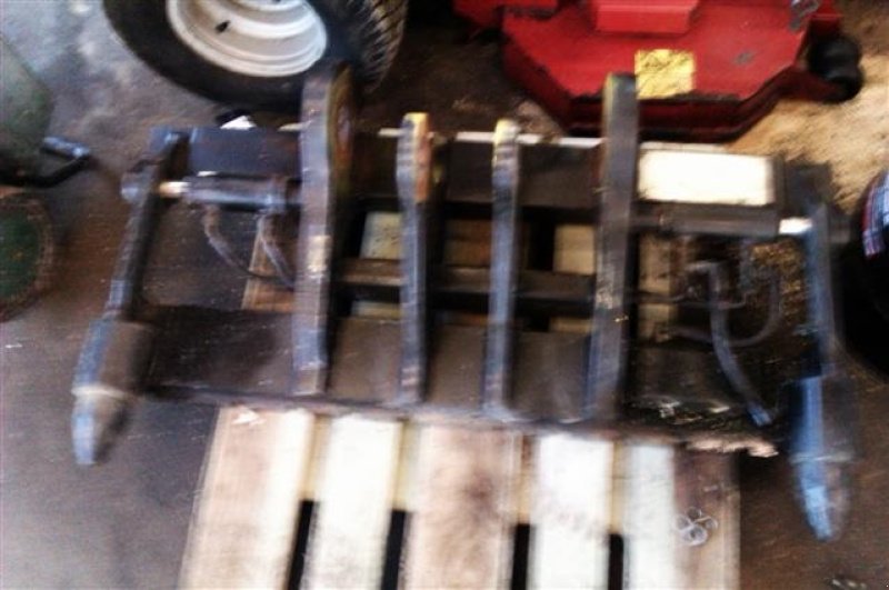 Radlader typu JCB REDSKABSFÆSTE MED GAFLER, Gebrauchtmaschine v Kjellerup (Obrázek 1)