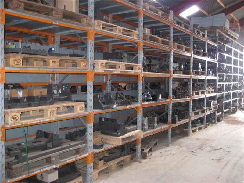 Sonstiges Traktorzubehör typu Fendt EU´s største i brugte reserved, Gebrauchtmaschine v Rødekro (Obrázek 3)