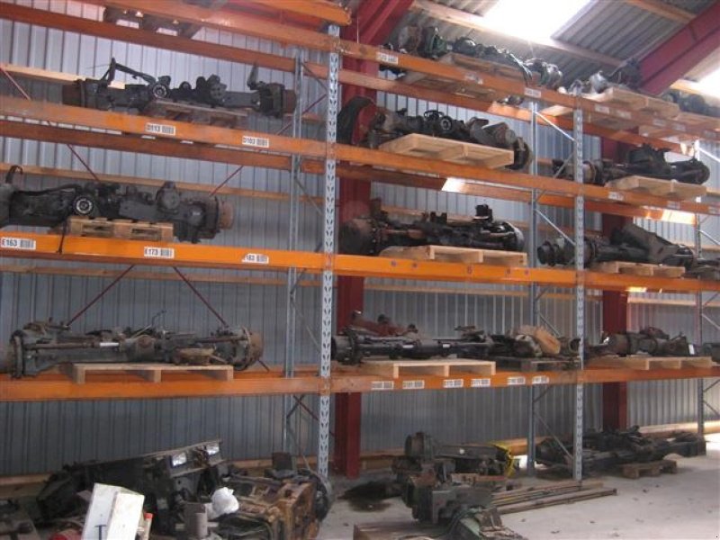 Sonstiges Traktorzubehör typu Fendt EU´s største i brugte reserved, Gebrauchtmaschine v Rødekro (Obrázek 2)