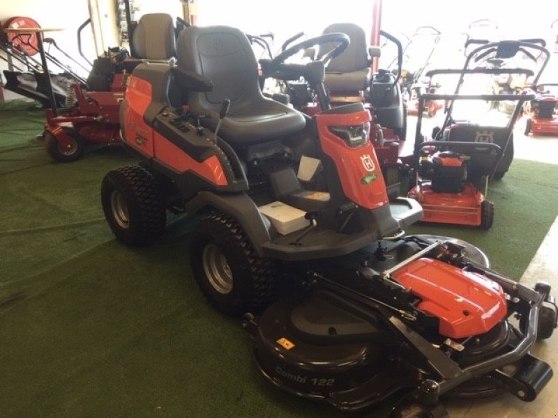 Rasentraktor van het type Husqvarna Husqvarna R 420TsX AWD, Gebrauchtmaschine in Vejle (Foto 2)