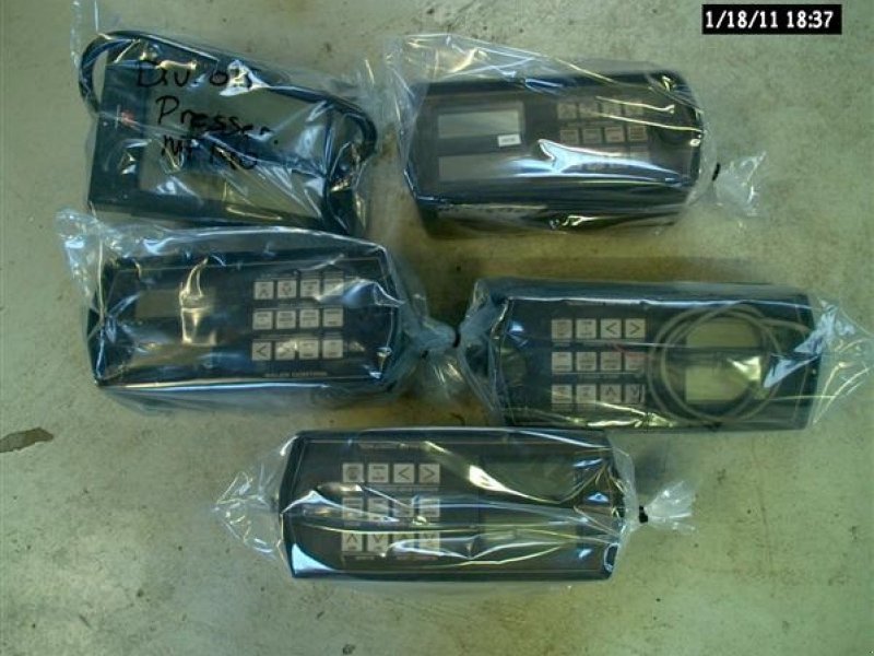 Großpackenpresse Türe ait Massey Ferguson Div. styrebokse til presser, Gebrauchtmaschine içinde Middelfart (resim 1)