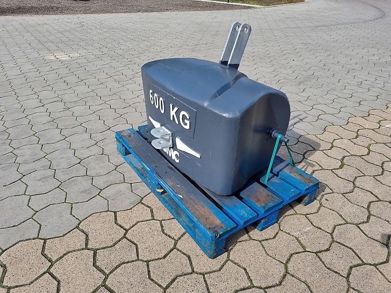 Frontgewicht от тип GMC Frontgewichte von 400-1.200kg, Neumaschine в Stemwede (Снимка 1)