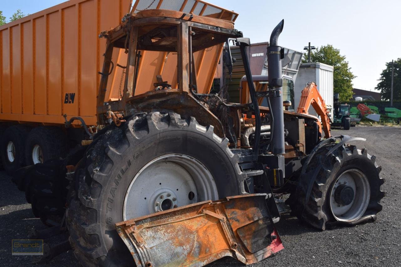 Traktor van het type Massey Ferguson 6480 *Brandschaden*, Gebrauchtmaschine in Oyten (Foto 3)