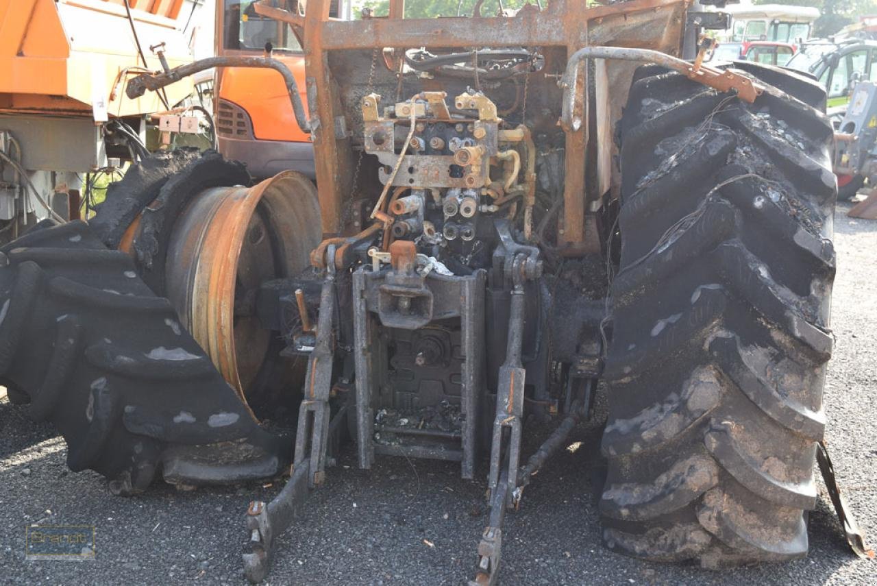 Traktor van het type Massey Ferguson 6480 *Brandschaden*, Gebrauchtmaschine in Oyten (Foto 4)