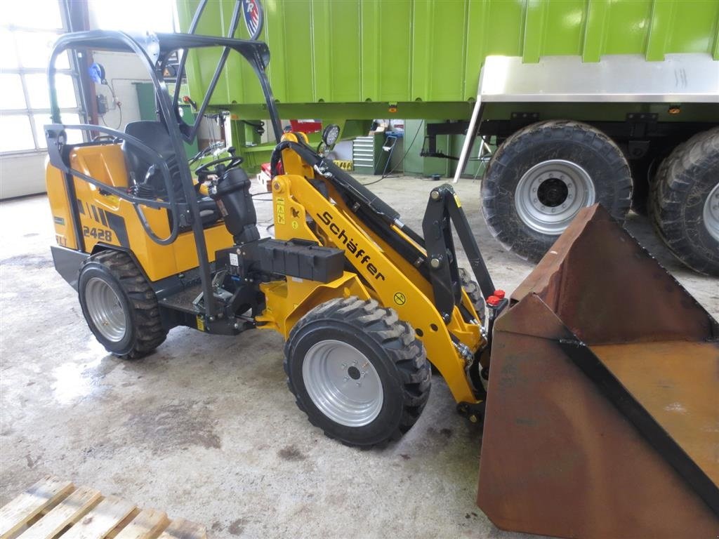 Kompaktlader of the type Schäffer 2428 SLT, Gebrauchtmaschine in Nørre Nebel (Picture 2)