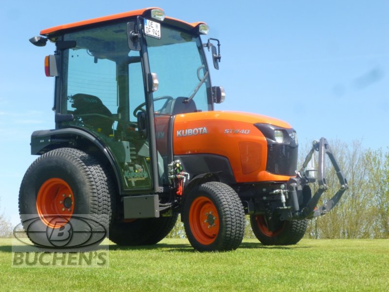 Kubota STW 40 C ab 0,0% www.kubota.nrw Komunální traktor, 57462 Olpe ...