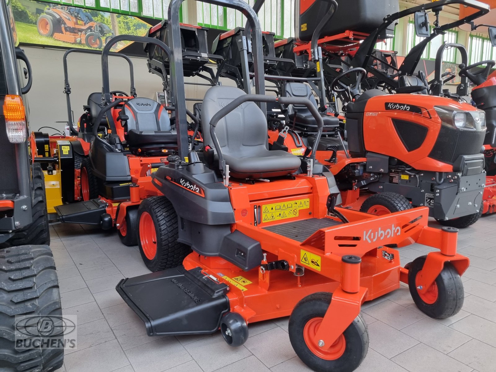 Sitzrasenmäher of the type Kubota Z1-421, Neumaschine in Olpe (Picture 3)