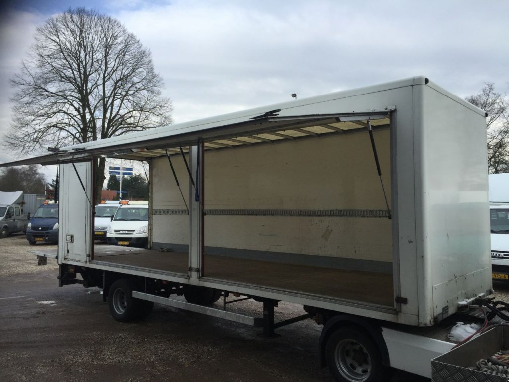 PKW-Anhänger Türe ait Sonstige be oplegger veldhuizen 7.5 ton be oplegger veldhuizen 7.5 ton be oplegger 2 luifels laadklep, Gebrauchtmaschine içinde Putten (resim 8)