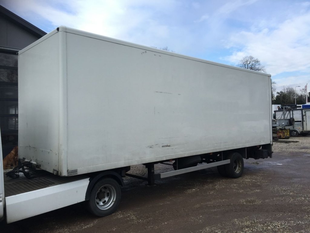 PKW-Anhänger Türe ait Sonstige be oplegger veldhuizen 7.5 ton be oplegger veldhuizen 7.5 ton be oplegger 2 luifels laadklep, Gebrauchtmaschine içinde Putten (resim 3)