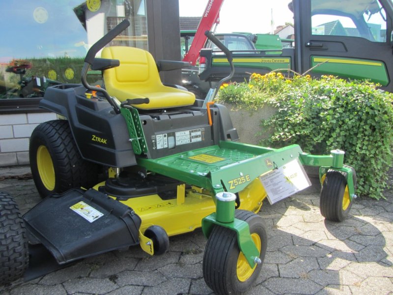 John Deere Z525E Lawn tractor, 77855 Achern