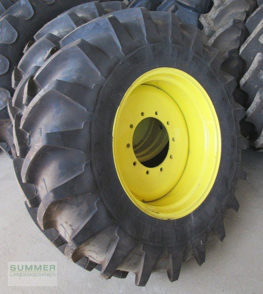 Rad des Typs Michelin Agribib Tubeless, Neumaschine in Pforzheim (Bild 1)