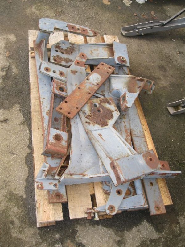 Frontladeranbaukonsole of the type Faucheux Pour Deutz DX 3.60, Gebrauchtmaschine in BRECE (Picture 3)