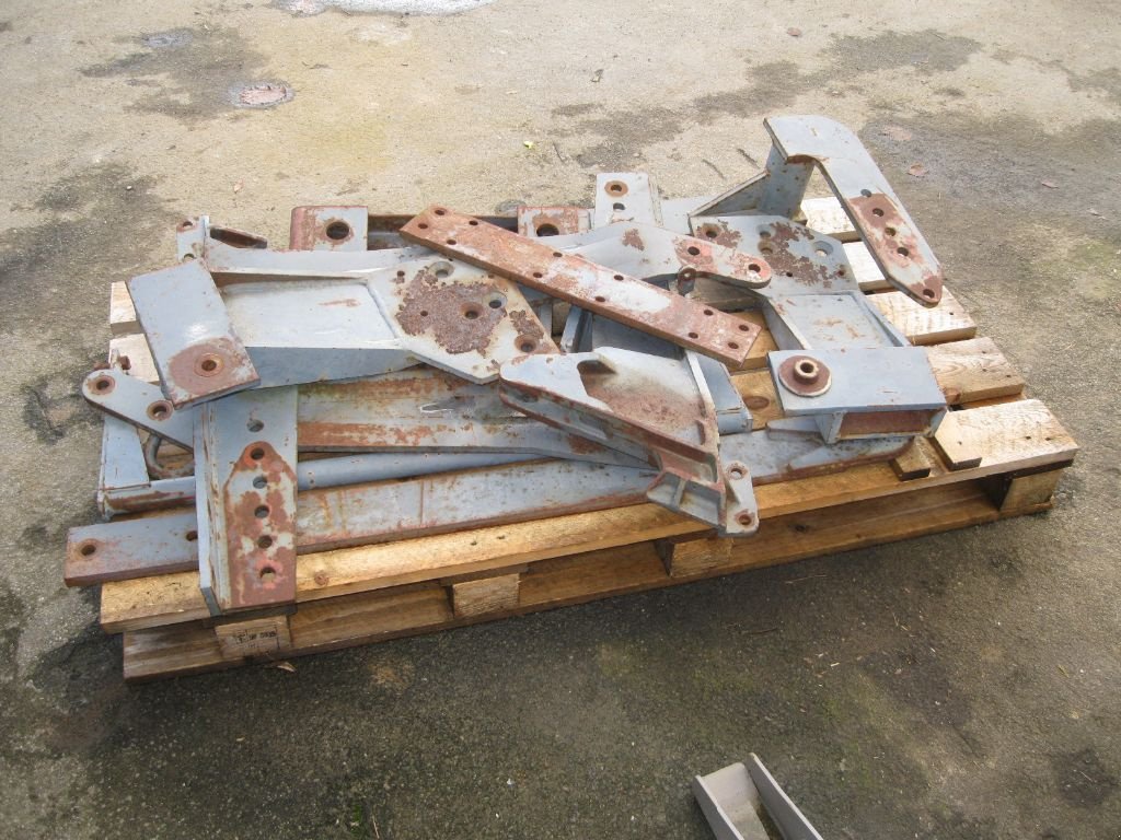 Frontladeranbaukonsole of the type Faucheux Pour Deutz DX 3.60, Gebrauchtmaschine in BRECE (Picture 2)