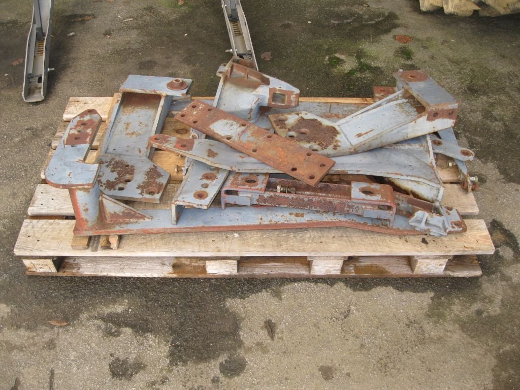 Frontladeranbaukonsole of the type Faucheux Pour Deutz DX 3.60, Gebrauchtmaschine in BRECE (Picture 5)