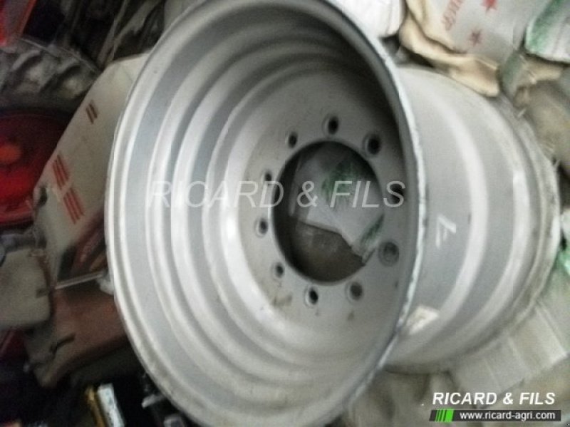 Sonstige Räder & Reifen & Felgen типа Titan Jantes 21W20 10 trous Titan, Gebrauchtmaschine в LA SOUTERRAINE (Фотография 3)