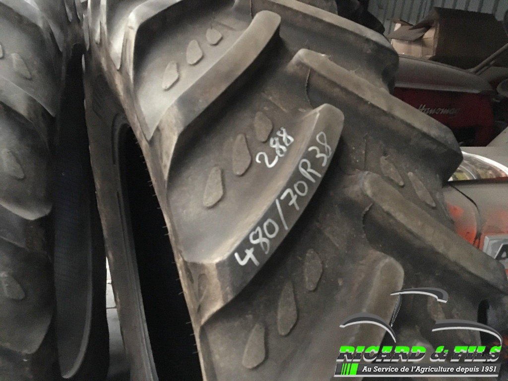 Reifen du type Kleber 480/70r38, Gebrauchtmaschine en LA SOUTERRAINE (Photo 2)