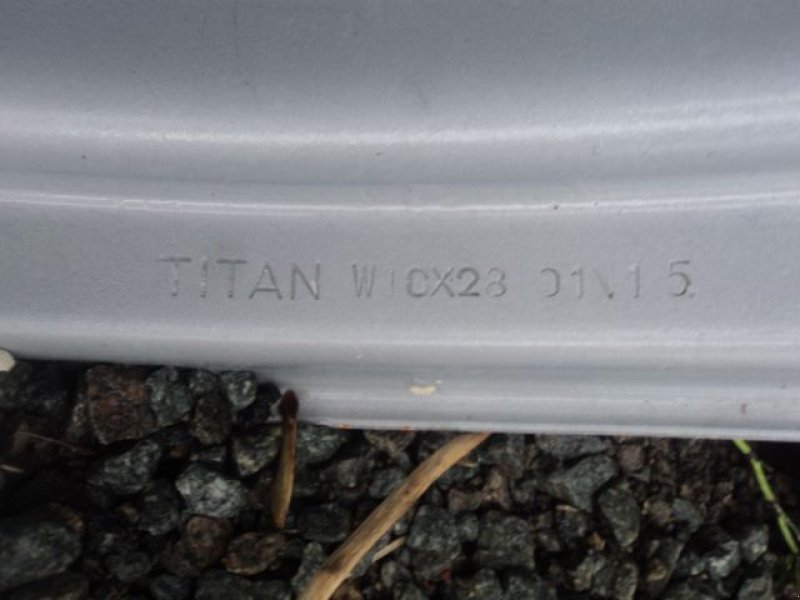 Sonstige Räder & Reifen & Felgen van het type Titan W 10X28, Gebrauchtmaschine in MOULLE (Foto 1)
