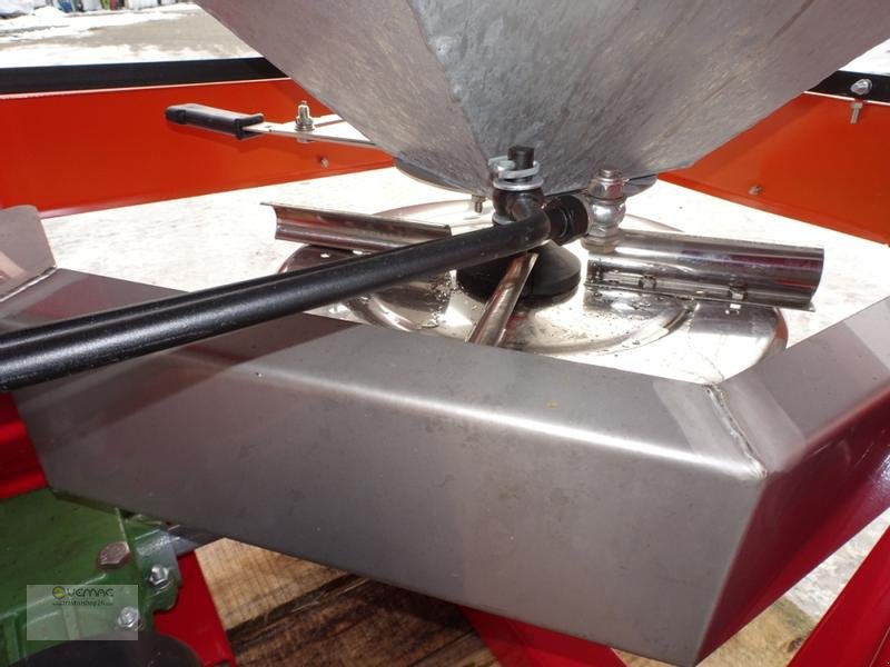 Schneepflug des Typs Vemac Zweischeibenstreuer 2 Scheiben Streuer Salzstreuer 1000L, Neumaschine in Sülzetal OT Osterweddingen (Bild 5)