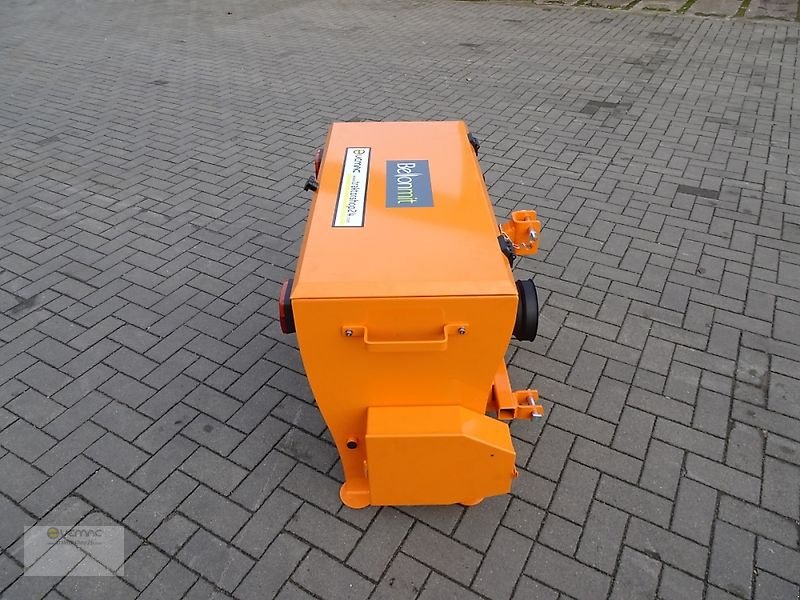 Schneepflug van het type Bellon Mit 120cm Kastenstreuer Walzenstreuer Streuer Winterdienst NEU, Neumaschine in Osterweddingen / Magdeburg (Foto 4)
