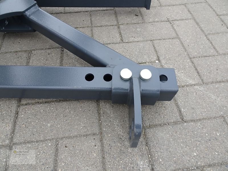 Sandstreuer & Salzstreuer типа Vemac Nachlaufeinrichtung für Reitbahnplaner Reitplatzplaner Planer Platzplaner Adapter Neu, Neumaschine в Sülzetal OT Osterweddingen (Фотография 5)