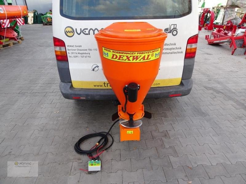 Schneepflug des Typs Dexwal Salt Drog 100 Liter Streuer ATV Radlader PKW Elektro NEU, Neumaschine in Sülzetal OT Osterweddingen (Bild 2)