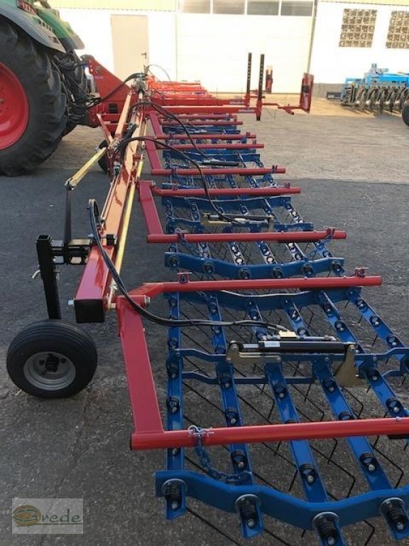 Striegeltechnik & Hacktechnik a típus Hatzenbichler Originalstriegel 12 m, hydraulische Verstellung, Vorführgerät, Neumaschine ekkor: Bad Emstal (Kép 8)