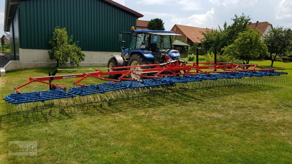 Striegeltechnik & Hacktechnik типа Hatzenbichler Striegel, Hachstrigel Federzahnhackegge 12m, Neumaschine в Bad Emstal (Фотография 1)