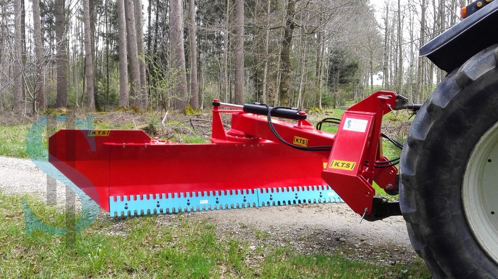 Grader of the type KTS 2,7 m mit 2 hydr. Zylindern, Neumaschine in Dietramszell (Picture 1)