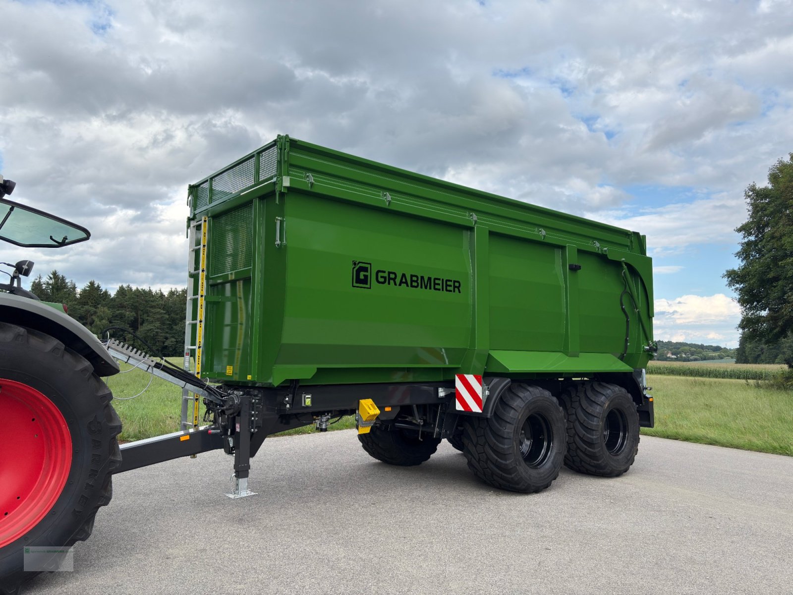 Kipper of the type Grabmeier Mulden Kipper, Neumaschine in Reisbach (Picture 1)
