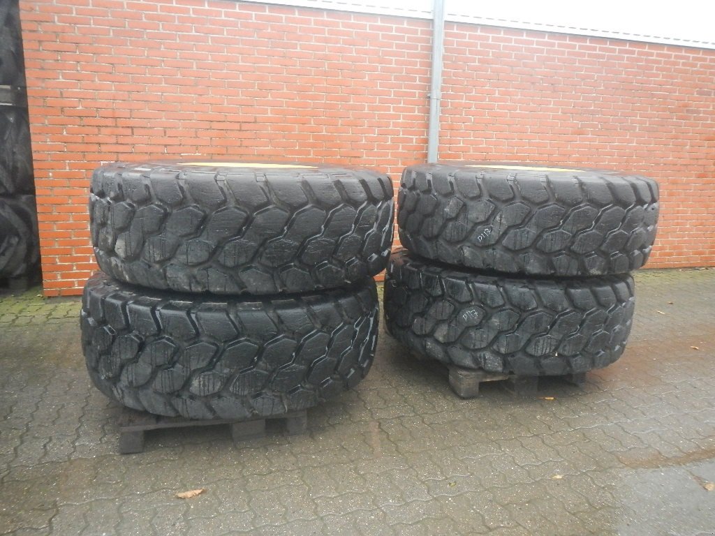 Felge типа Bridgestone 20.5R25 VJT - D117, Gebrauchtmaschine в Aabenraa (Фотография 1)