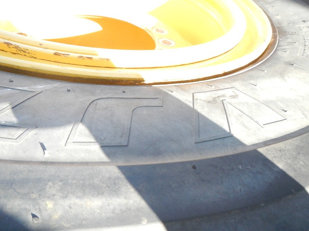 Felge tipa Bridgestone 20.5R25 D150, Gebrauchtmaschine u Aabenraa (Slika 8)