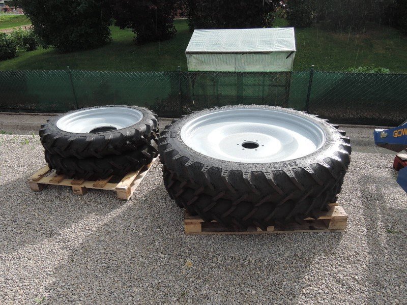 Pflegerad Türe ait Grasdorf Pflegebereifung passend zum Massey Ferguson MF 273 A, Neumaschine içinde Waischenfeld (resim 1)