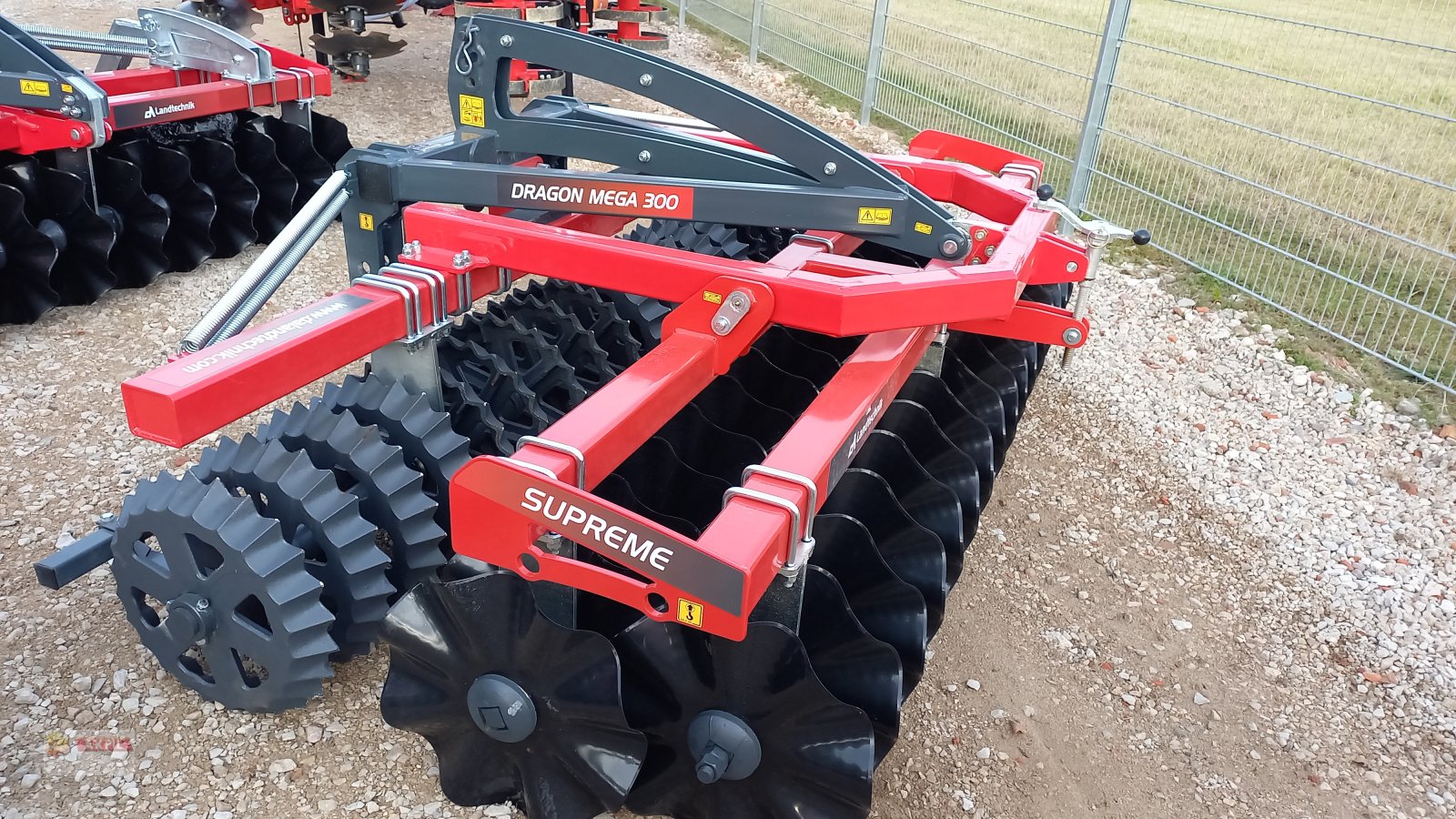 Packer & Walze типа DA Landtechnik Dragon Front Mega, Neumaschine в Neumarkt (Фотография 1)