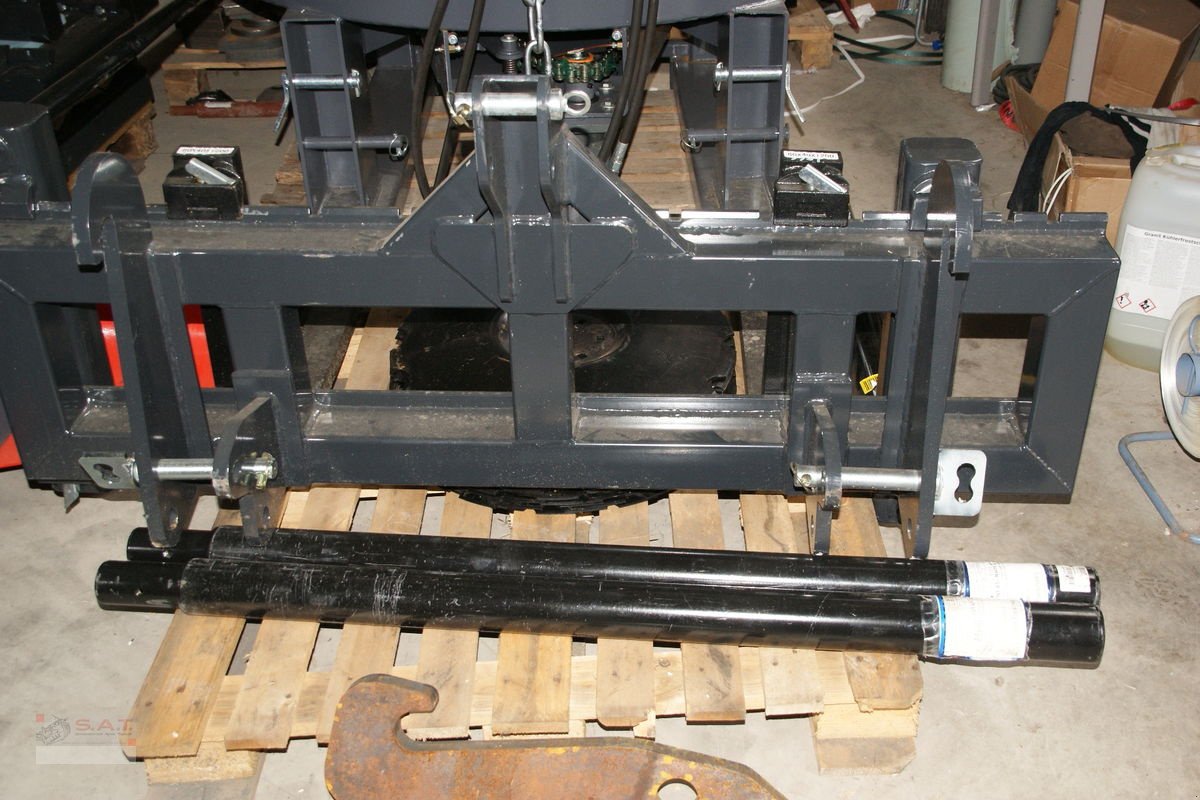 Frontladerzubehör of the type Sonstige Palettengabel Euro-Dreipunkt-NEU, Neumaschine in Eberschwang (Picture 8)