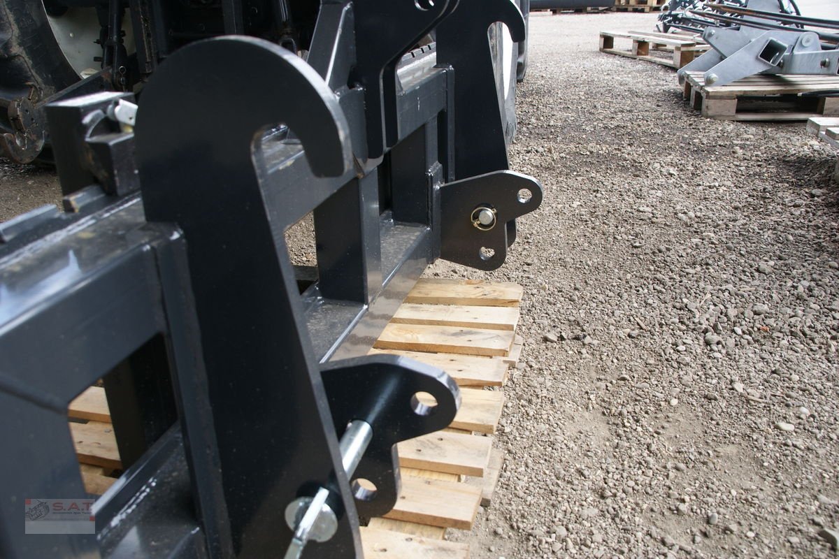 Frontladerzubehör of the type Sonstige Palettengabel Euro-Dreipunkt-NEU, Neumaschine in Eberschwang (Picture 4)