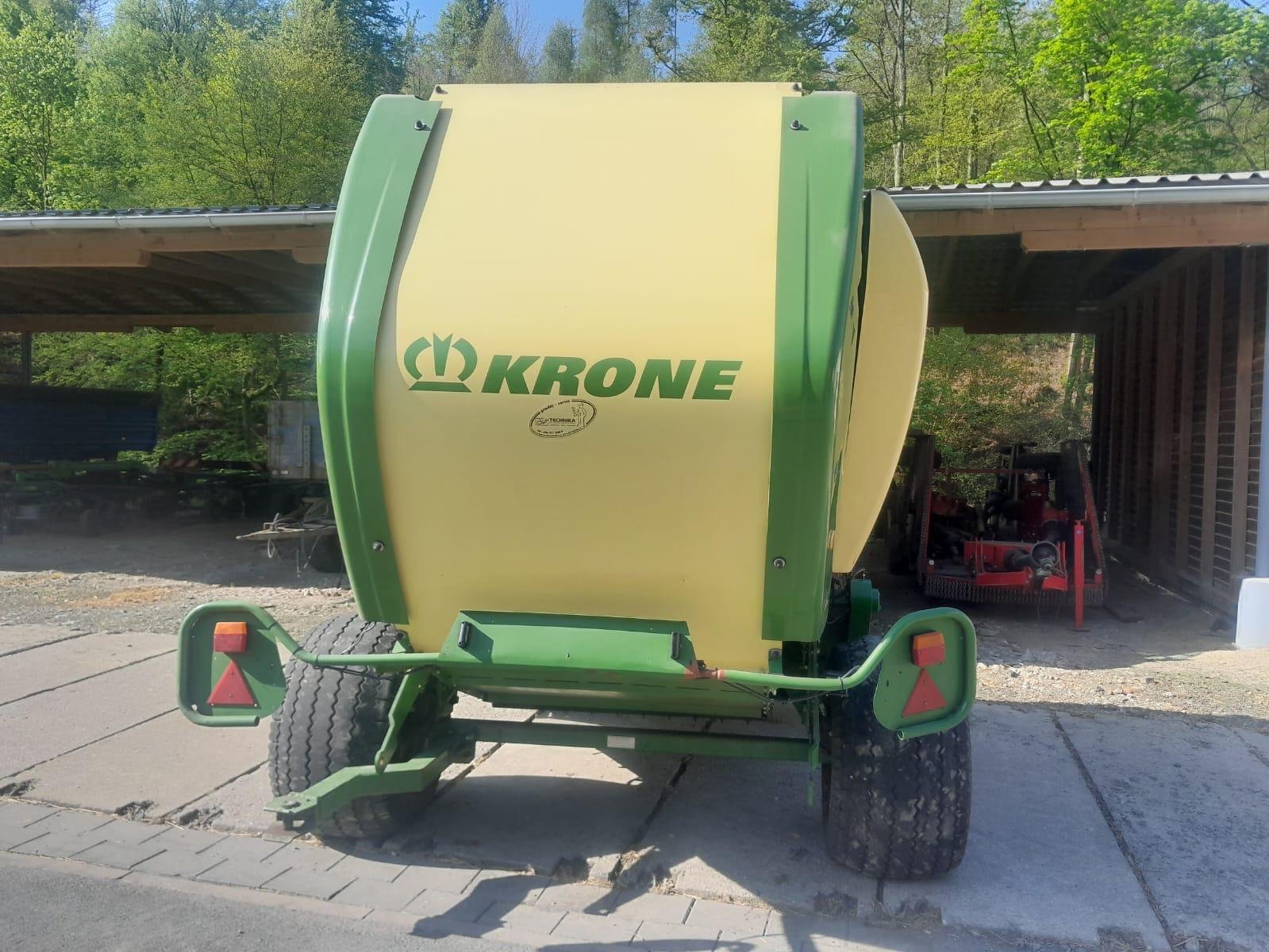 Rundballenpresse Türe ait Krone Comprima V 150 XC, Gebrauchtmaschine içinde Ostrava - Polanka (resim 4)