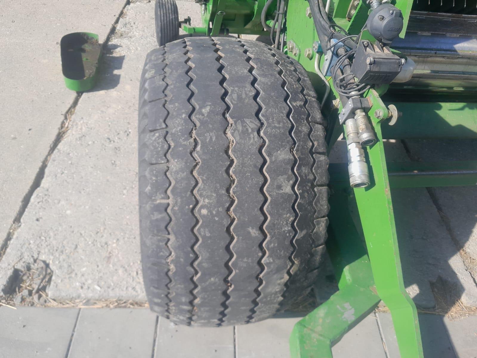 Rundballenpresse Türe ait Krone Comprima V 150 XC, Gebrauchtmaschine içinde Ostrava - Polanka (resim 7)