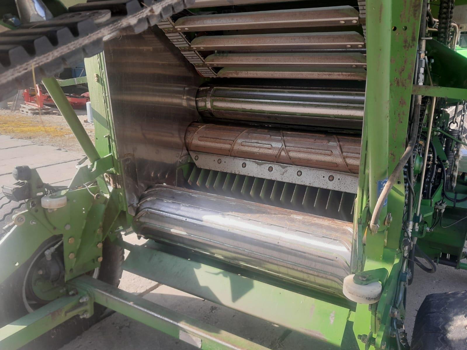 Rundballenpresse Türe ait Krone Comprima V 150 XC, Gebrauchtmaschine içinde Ostrava - Polanka (resim 8)