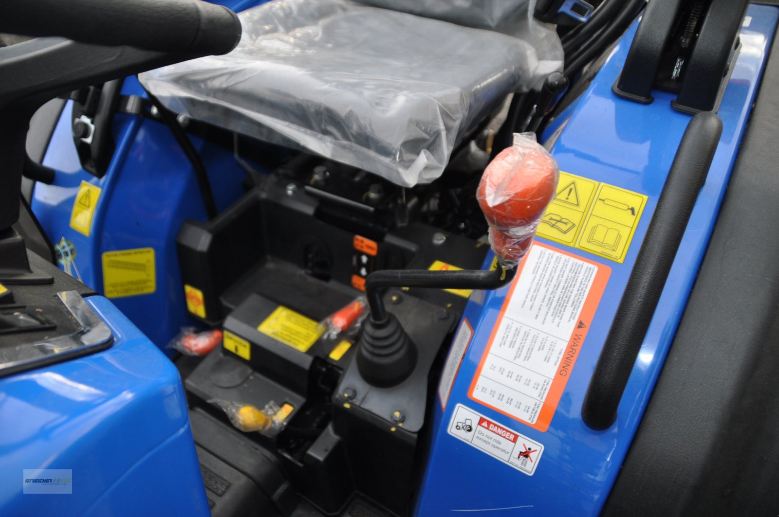 Traktor a típus Solis 26 *Sonderaktion*, Neumaschine ekkor: Lalling (Kép 13)