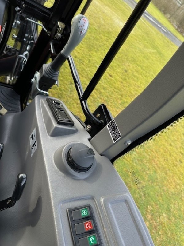 Geräteträger Türe ait Feng Shou DF-504 G3 Kabine og Brede dæk, Gebrauchtmaschine içinde Herning (resim 19)