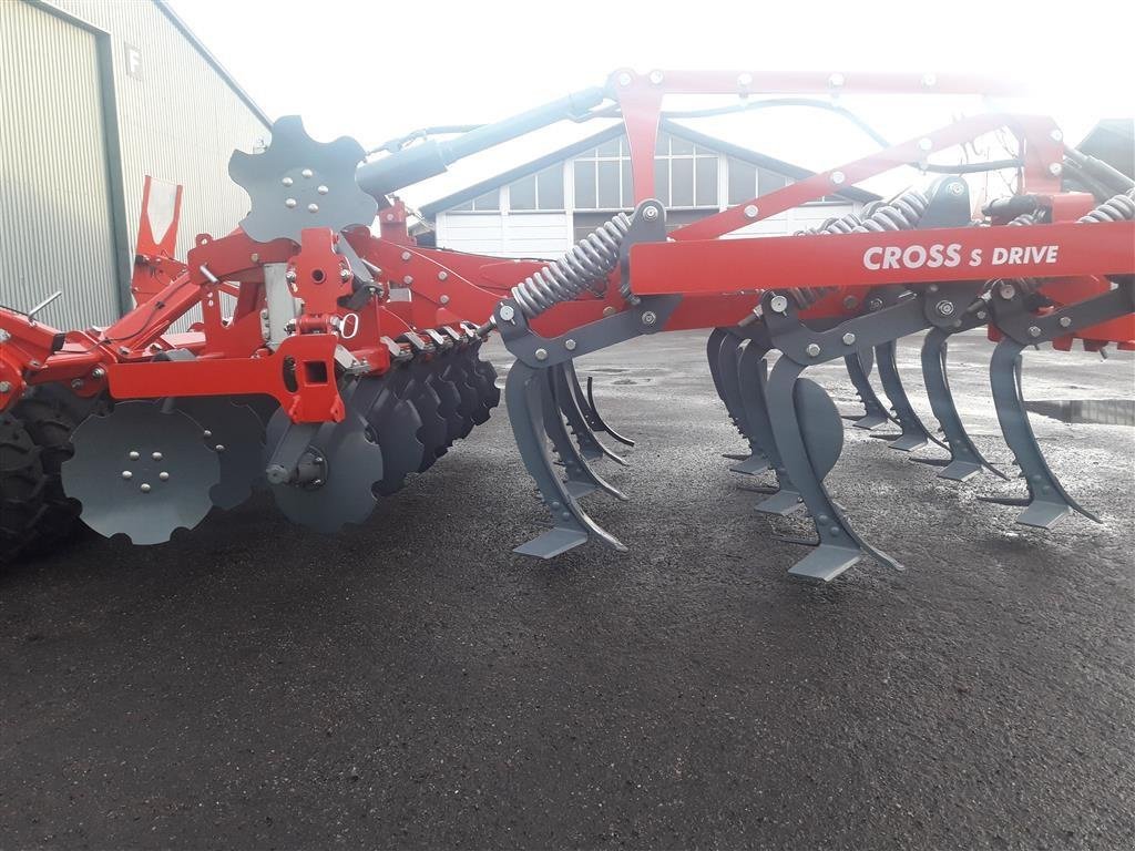 Zinkenrotor (Ackerbau) от тип Unia Cross 3 Drive, Gebrauchtmaschine в Hadsund (Снимка 4)