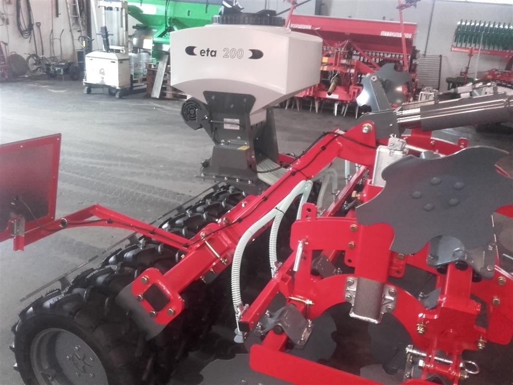 Zinkenrotor (Ackerbau) от тип Unia Cross 3 Drive, Gebrauchtmaschine в Hadsund (Снимка 16)