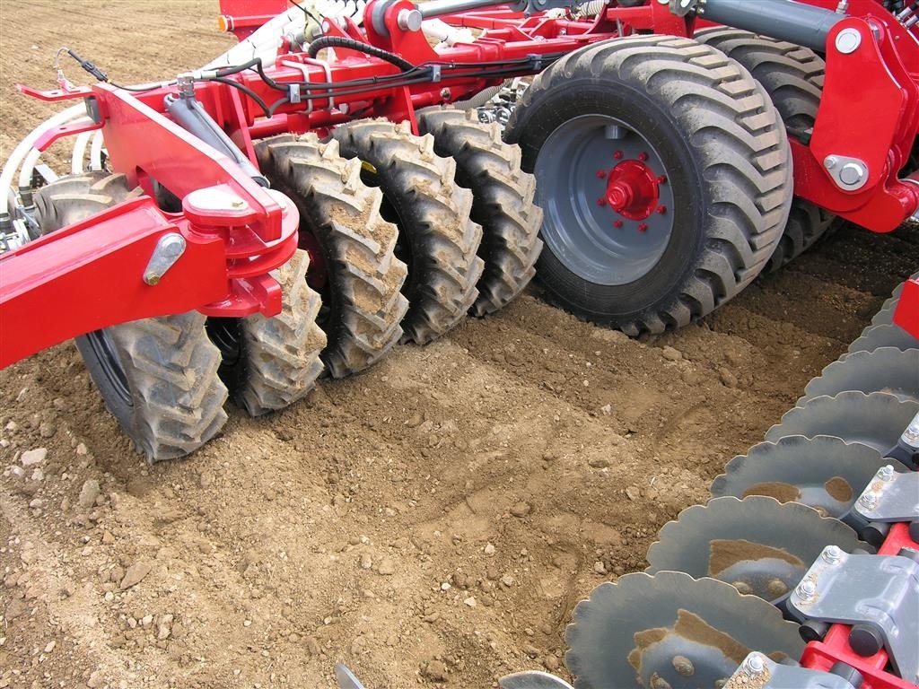 Drillmaschinenkombination типа Unia Fenix 3000 6m bugseret, Gebrauchtmaschine в Hadsund (Фотография 16)