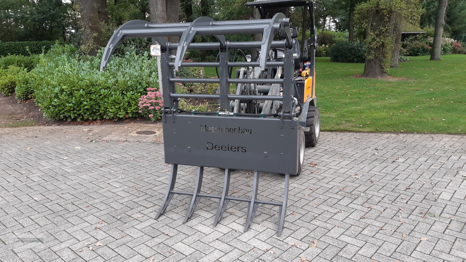 Sonstiges des Typs Sonstige Reisigzange Reisiggabel Räumfix Greifer Reisigrechen Räumer Hoflader, Neumaschine in Beesten (Bild 1)