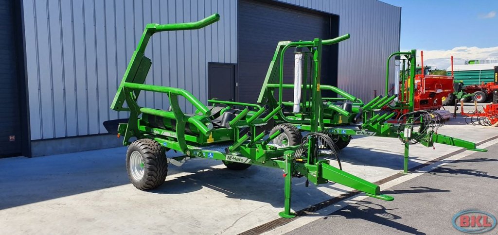 Ballenwickler of the type McHale 991BC Ballenwickler, Neumaschine in Rovisce (Picture 1)